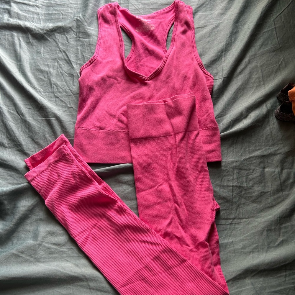 No Boundaries Pink Sports Bra and Leggings Set